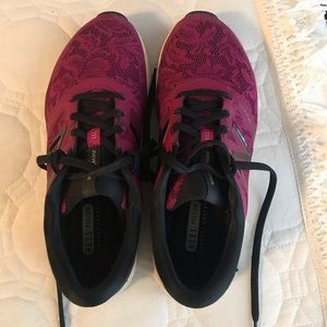 New Balance Cush 711 Lace Sneakers